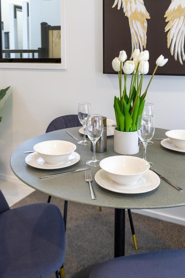 Central City Awaits 2 Bed 2 Bath With Carpark Christchurch Exterior photo